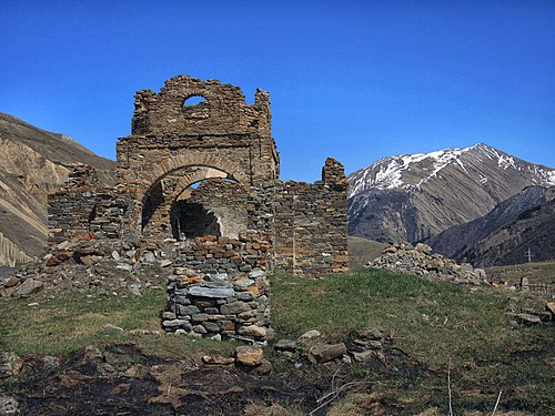 11. Руины христианской церкви в Лисри, Алагирский район, Северная Осетия Автор — Rost.galis