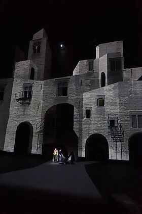 Mise en scène de Giorgio Barberio Corsetti pour la  Cour d'honneur du Palais des Papes au Festival d'Avignon 2014