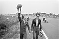 Jan de Vries after a crash in Assen in 1971, to the right is Henk van Kessel.