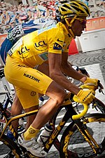 Alberto Contador lors de l' étape des Champs-Elysées du Tour de France 2009.