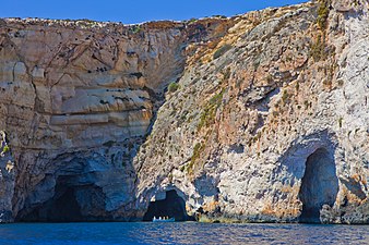 loď v jeskyni Blue Grotto