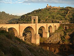 Puente de Alcántara, 103-104 (Alcántara)