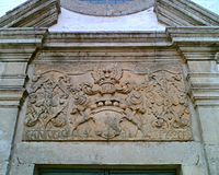 Wappen der Wrisberg auf dem Portal der St. Martinskirche in Brunkensen