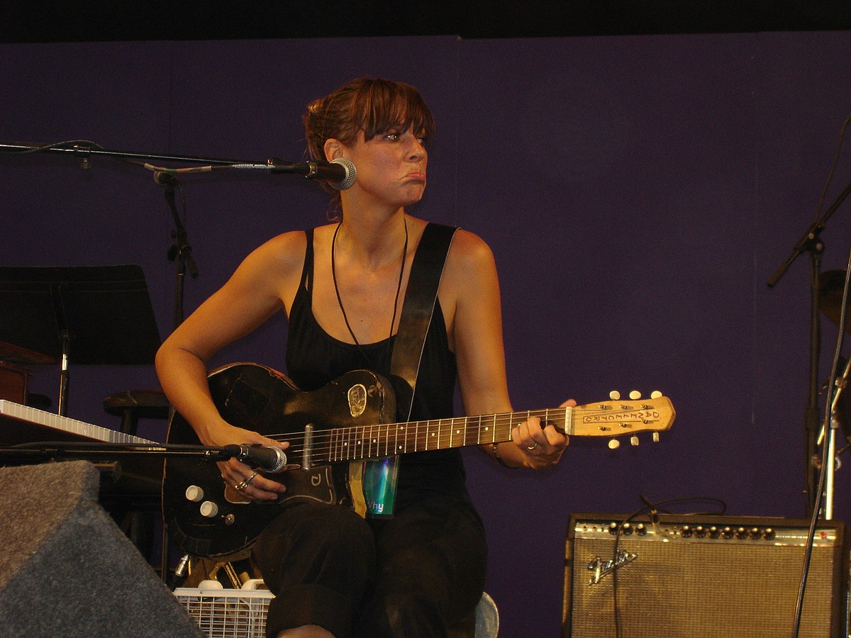 Cat Power Bonnaroo 2006 Pout Face.jpg