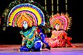 Des artistes du district de Purulia au Bengale occidental interprètant la danse Chhau.