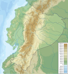 Mapa konturowa Ekwadoru, u góry nieco na lewo znajduje się czarny trójkącik z opisem „Pichincha”