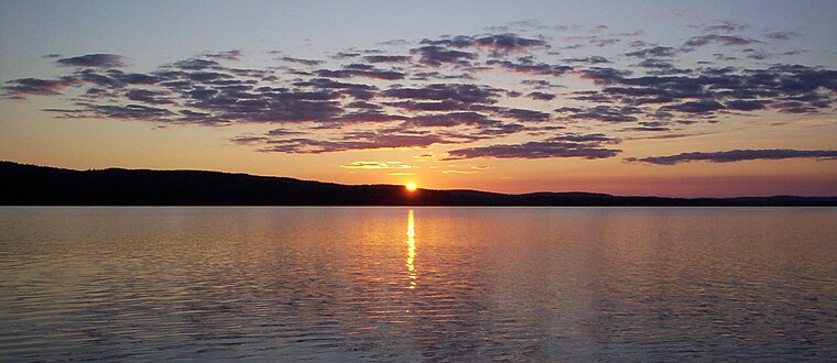 Coucher de soleil sur le lac Devenyns