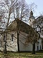 Kirche (mit Ausstattung) sowie Kirchhof, drei Grabsteine an der Nordwand der Kirche und Brösigke-Grabstein als Säulengrabmal auf dem Kirchhof