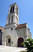 La tour Saint-Rieul, vestige de l'église du même nom, rue Saint-Justin.