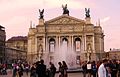 Lviv Opera ve Bale Tiyatrosu bulunur.