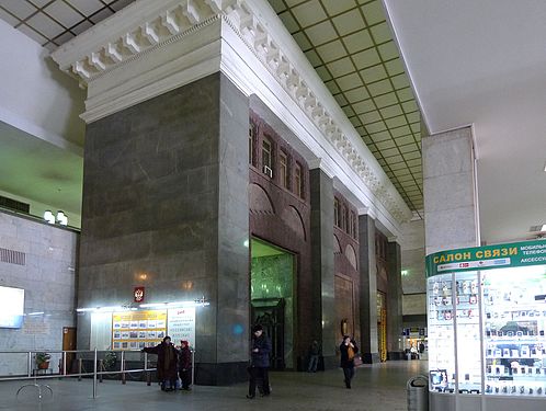 Фасад южного вестибюля внутри здания Павелецкого вокзала