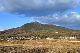 Pemandangan Gunung Tsukuba dilihat dari Kota Tsukuba