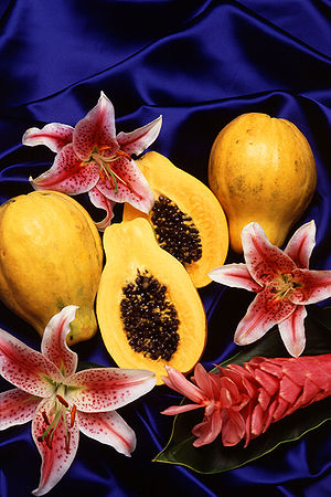 Hawaiian papaya (with lilies and ginger)