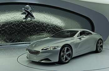 Le concept Peugeot SR1, présenté en « première mondiale » lors du Salon de l’automobile de Genève 2010. (définition réelle 2 881 × 1 878)