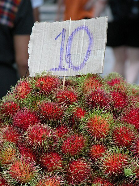 File:Rambutan stall.JPG