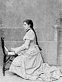 Dans le rôle de Marguerite de Faust de Charles Gounod, photo de Aimé Dupont, 1894.