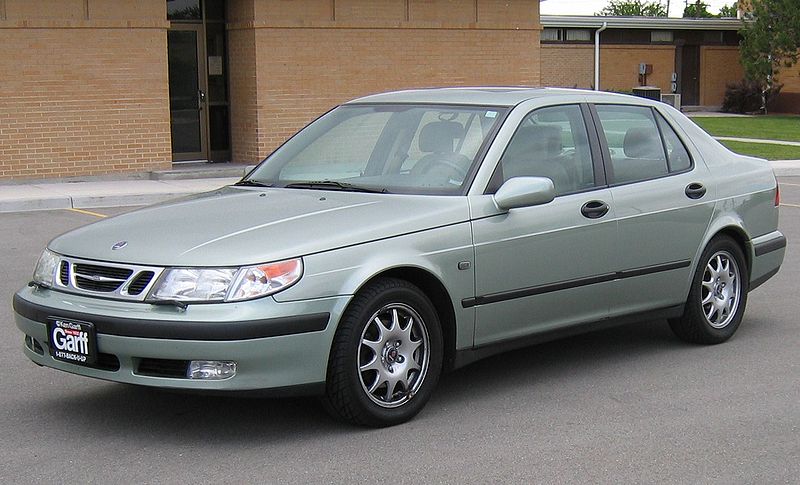 800px-Saab_9-5_grey.jpg