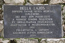 A Bella-emlékmű felirata