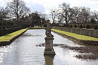 The junction of the T-shaped canal at Westbury Court Garden, lying parallel to the "main canal" shown above.