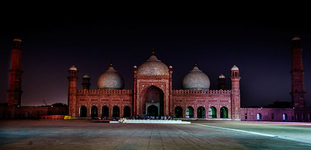 "Badshahi_Mosque_(King’s_Mosque)54" by User:Shahbaz Aslam429`