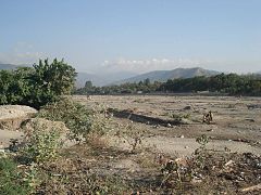 Ufer des Rio Comoro bei Bebonuk