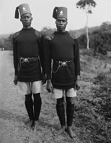 حركة أنيانيا الشرارة الاولى 220px-Closeup_of_two_soldiers_on_Jinja_Road,_Uganda_-_1936_crop