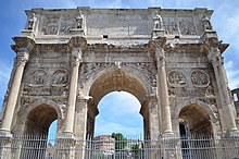 The Arch of Constantine in Rome Colosseum (131).jpg