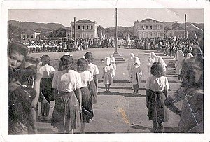 Desfile de 7 de Setembro, defronte à Igreja Nosso Senhor do Bomfim, sem registro de data