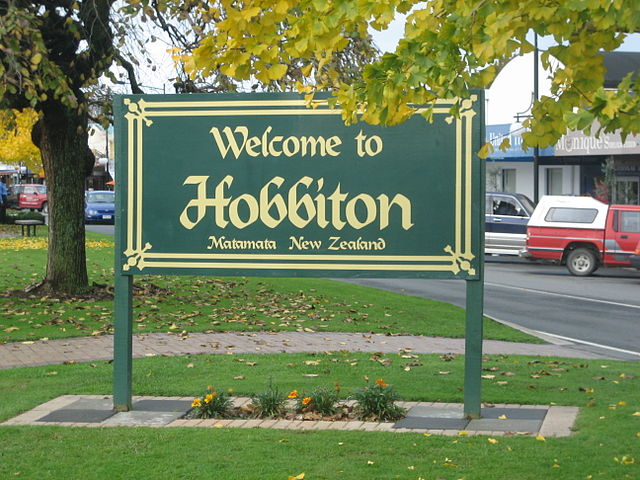 Panneau d'accueil « Welcome to Hobbiton »