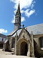 L'église paroissiale Saint-Démet : clocher et porche sud