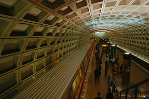 Foggy Bottom station platform.jpg