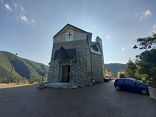 Gêxa de Sant'Andrìa (U Pözzu, Barestìn), vista de l'estèrnu, dau ciassâ