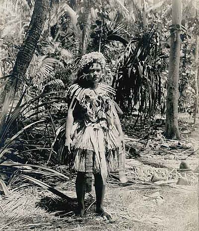 1900, женщина на Фунафути, Тувалу, тогда известном как острова Эллис.