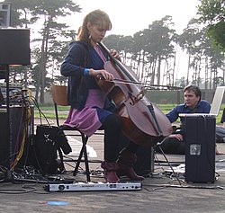 Hildur Guðnadóttir vuonna 2007.