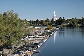 Les chutes et le temple d'Idaho Falls.