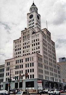 The Inquirer Building at 400 North Broad Street in Logan Square, formerly known as the Elverson Building, was home to the newspaper from 1924 to 2011. Inquirerbldgfull.jpg