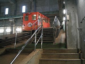 青函トンネル記念館駅停車中のもぐら号（2006年9月）