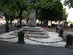 monument funéraire au cimetière de Reims,