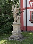 Popice (Znojmo) - socha sv Floriána u fary.jpg