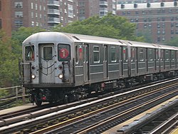 Subway train 125th.jpg