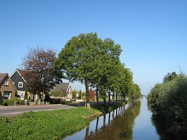 Hoofdtocht en huizen in Waverveen