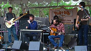 Band of Horses at the 2006 SXSW festival. From left to right Hampton, Bridwell, Barrett (hidden), Brooke, Arnone.