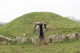 Bryn Celli Ddu, entrance from the north-east