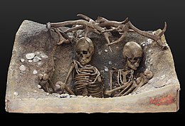 Reconstruction of the Mesolithic tomb of two women from Teviec, Brittany Burial IMG 1858.jpg