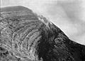 Kraterwand van de vulkaan Iya (ca. 1915)