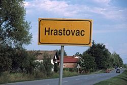 Hrastovac, tabla na ulazu u selo