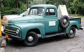 IH L-110 in green.jpg