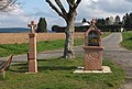 Heiligenhäuschen und Wegekreuz nahe Landscheid