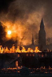 Brennende Lagerhäuser (von Petteri Sulonen)