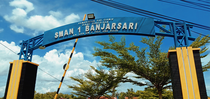 Gapura atau Gerbang depan SMA Negeri 1 Banjarsari